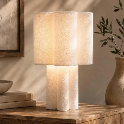 Image de Lampe de table Milton & Oldbrook Kazan, blanche, bouclé
