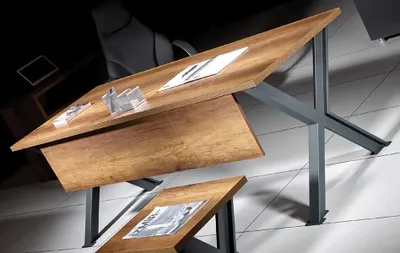 Image de Bureau Table en bois Pieds en métal Pieds en X de la table de bureau Table de travail