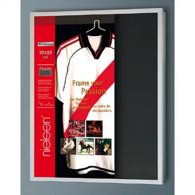 Immagine prodotto di Cornice Nielsen a incastro per collage, ideale per incorniciare maglie (da calcio) o collezioni