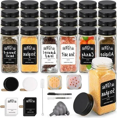 Productafbeelding van Vierkante kruidenpotjes set van 24 - DIY kruidenetiketten - 120 ml kruidenpotjes met strooiinzetstuk - Inclusief krijtstift, trechter en borstel - Zwart deksel Kruidenpotjes