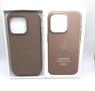 Image de Coque arrière Apple FineWoven MagSafe pour Apple iPhone 15 Pro - Taupe