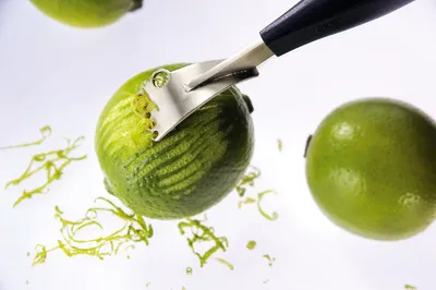 Produktbild von Gefu Zestenreißer mit integriertem Ziseliermesser und ergonomischem Griff