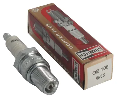 Imagen del producto de Bujía Champion RN3C, duradera y fiable, pieza de repuesto equivalente a NGK BR8ES