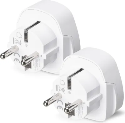 Produktbild von kwmobile 2x Reiseadapter UK auf DE Schuko - Typ F Deutschland Steckdose Reise Adapter Set für Typ G Stecker - Reisestecker Stromadapter in Weiß
