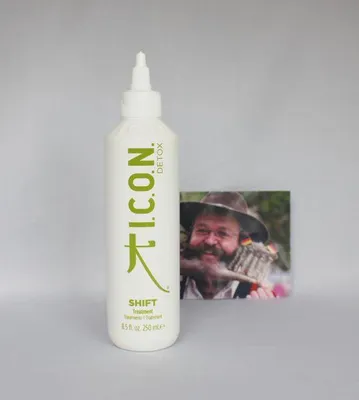 Produktbild von I.C.O.N Detox Shift Treatment, Frauen, Alle Haare, Alle Farben, Klärend, Weichmachend, 250 ml, Flasche