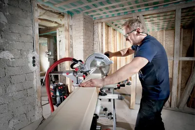 Produktbild von Metabo KGS 254 M Kapp und Gehrungssäge mit Zugfunktion