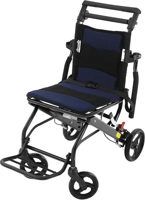 Imagen del producto de Silla de ruedas plegable para transporte, silla de ruedas con reposapiés para uso en interiores y exteriores, silla de ruedas de acero plegable para adultos y personas mayores, silla de ruedas de viaje con freno de mano, reposabrazos y ligera (A9)