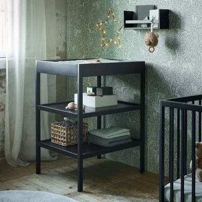 Produktbild von Petite Amélie Wickeltisch Hetre – Schwarz – Robust und platzsparend