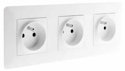 Image de Triple prise 2P+T 16A précâblée Blanc Artezo