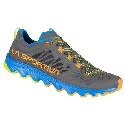 Trailrunning-Schuh "Helios III" von La Sportiva in Grau mit blauen und gelben Akzenten.