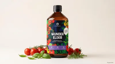 Produktbild von Flüssigdünger mit 15 % Pflanzenkohle 1 L - Wundergarten Wunderelixir - Organischer Tomaten- & Kräuterdünger für Gemüse, Hochbeet, Garten & Balkon, KI-generiertes Bild