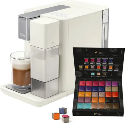 Produktbild von Tchibo Qbo MILK MASTER Premium Kapselmaschine inkl. 30 recyclebare Qbo Kapseln für Cappuccino, Espresso, Caffè Crema, Milchschaum auf Knopfdruck mit abnehmbarem Milchtank 300ml, White Cashmere