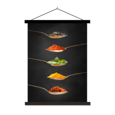 Produktbild von MuchoWow® Textilposter Kräuter - Löffel - Gewürze - Schwarz - Italienisch 60x80 cm mit schwarzem Rahmen - Plakathalter