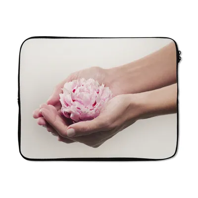 Obrázok produktu pre Puzdro na notebook 17 palcov Ruky držiace ružovú pivóniu Taška na notebook