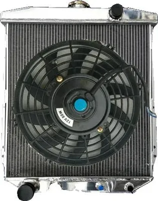 Productafbeelding van Aluminiumradiateur voor Ford-modellen, met een kernmaat van 18 1/2" x 18 3/4" x 2 1/4", afmetingen 25 1/8" hoog x 22 5/8" breed, inlaatbuis 1 1/2", uitlaatbuis 1 3/4", 3 rijen