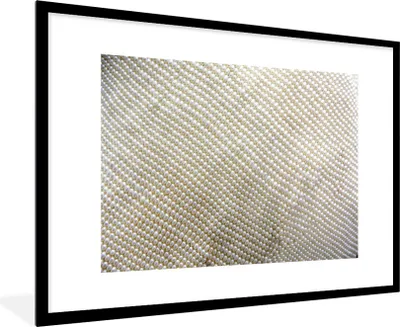 Produktbild von MuchoWow® MuchoWow® Gerahmtes Poster Hintergrund aus Perlen 90x60 cm - Poster mit zchwarzem Bilderrahmen - Wanddekoration - Fotos