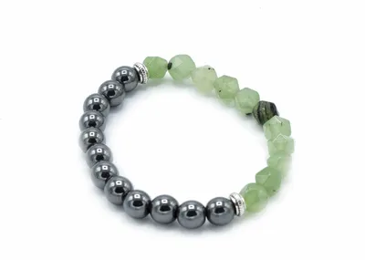 Immagine prodotto di Bracciale in pietra intagliata - Giada magnetica