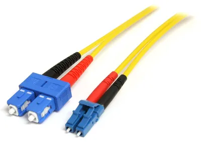Imagen del producto de STARTECH.COM Cable de fibra óptica monomodo de 7 metros, con conectores LC a SC, dúplex, OS1, de baja emisión de humos y halógenos (LSZH), para redes, color amarillo