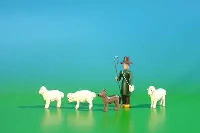 Produktbild von Miniaturen Schafherde mit Hirte bunt 5tlg Höhe 5,5cm NEU