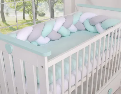 Produktbild von Flätat Schutzpolster für Babybett Weiß-Grau-Mintgrün Knot Pillow 180 cm