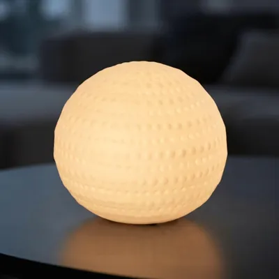 Productafbeelding van LED-keramische lichtbol wit, mat, inclusief batterij - 13 cm - Keramische decoratieve bol, warmwit verlicht, voor decoratie