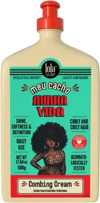 A bottle of Lola Cosmetics Meu Cacho Minha Vida Combing Cream.