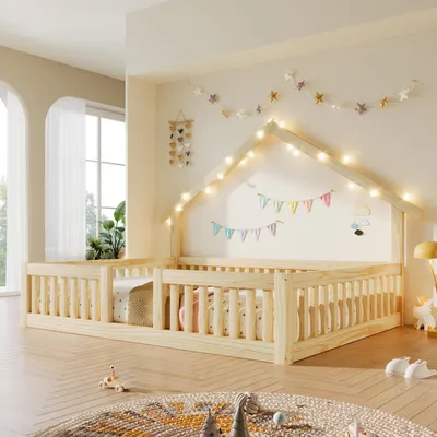 Productafbeelding van Merax Kinderbed, huisbed 140x200 cm, houten tienerbed met valbeveiliging, LED-lichtketting, veiligheidshek, grondbed, naturel