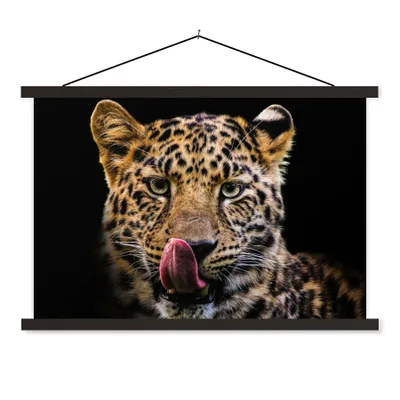 Produktbild von MuchoWow® Textilposter Leopard - Schwarz - Nahaufnahme 60x40 cm mit schwarzem Rahmen - Hölzernes