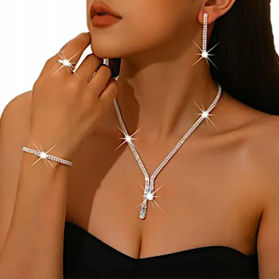Produktbild von Damen Schmuckset 4-teilig Kette, Ohrringe, Armband und Ring - Silber mit Zirkonia