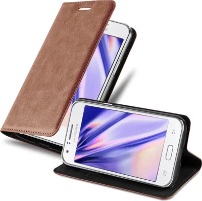 Produktbild von Cadorabo Hülle für Samsung Galaxy J1 2015 Schutz Hülle in Braun Handyhülle Etui Case Cover Magnetverschluss