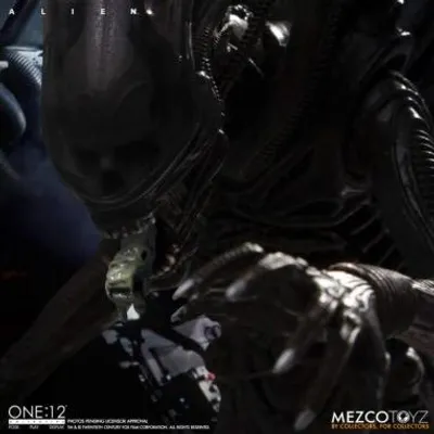 Productafbeelding van Mezco Toys Alien actiefiguur, 18 cm