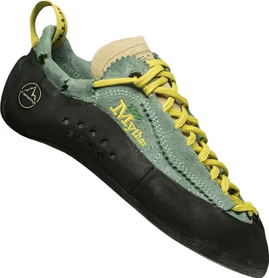 Schnür-Kletterschuh "Mythos Eco" von La Sportiva in grün und schwarz; mit gelben Schnürsenkeln und markanter Gummisohle.
