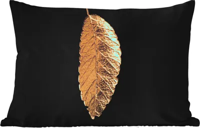 Produktbild von MuchoWow® Outdoor Kissen - Blätter - Schwarz - Gold - Luxus - Natur - 50x30 cm - Wetterfest - Lounge Kissen - Sofa kissen - Wohnzimmer Dekoration