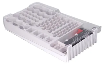 Image de Boîte de rangement pour batterie avec rembourrage souple et étui de transport, équipée d'un appareil de test de capacité