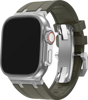 Produktbild von BALR. Flüssigsilikonband passend für Apple Watch 1/2/3/ 4/5/6/7/8/9/10/SE/Ultra in den Größen: 44mm / 45mm / 46mm / 49mm - Kautschukband mit Stahlstecker (braun/silber)