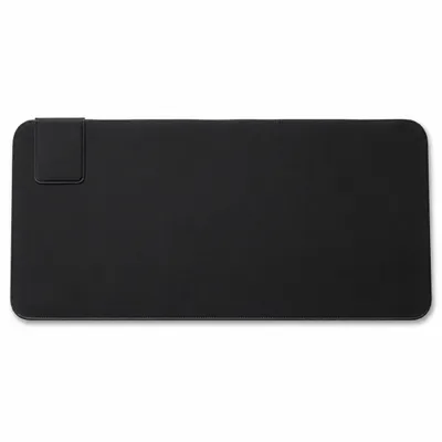 Produktbild von XXL RGB Gaming-Mauspad mit 15 W Qi Wireless Charging – ca. 80 cm Schreibtischunterlage mit LED-Beleuchtung und Ladestation, KI-generiertes Bild