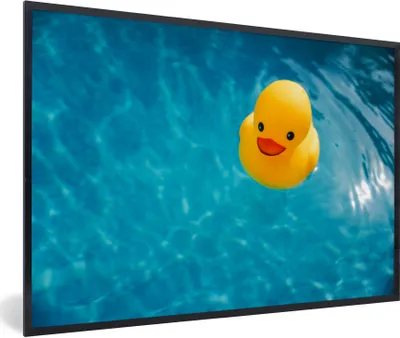 Produktbild von MuchoWow® Gerahmtes Poster Gummi-Ente - Gelb - Wasser 30x20 cm - Poster mit Schwarzem Bilderrahmen Wandposter Rahmen Foto Bilder - Kunstdruck - Bild-Poster