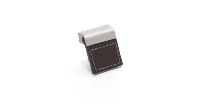Obrázok produktu pre Rujzdesign nábytková knopka 591.15 - povrch: koža hnedá + nerez, rozteč: 16 mm