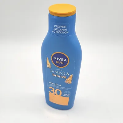 Produktbild von Nivea Protect Bronze Sonnenschutzmilch LSF 30 200 ml Sun Skin Care1