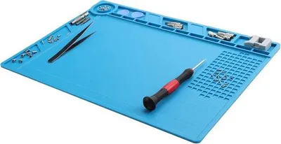 Produktbild von Famanu Silikon-Soldeermatte hitzebeständig – 350 mm x 250 mm, magnetisch, antistatisch