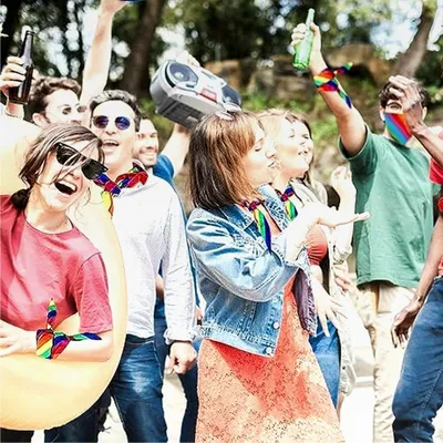 Produktbild von 2 Stück Regenbogen Bandana, Zubehör für LGBTQ Pride, Buntes Streifen Kopftuch, Quadratisches LGBT Regenbogen Bandana