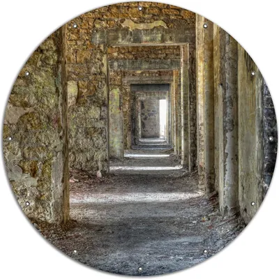Produktbild von Wallario rundes Outdoor-Poster für Garten oder Balkon, Motiv Weg durch eine verlassene Ruine, 120 cm Durchmesser