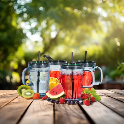 Produktbild von Relaxdays Trinkgläser 4er Set, Getränkebecher mit Deckel & Strohhalm, Limoglas, Saftglas 450 ml, Glasbecher Henkel, grau