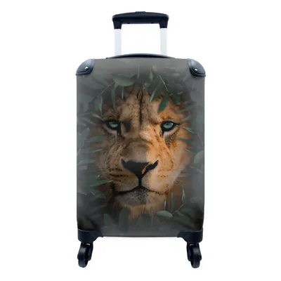 Produktbild von MuchoWow® Koffer Handgepäck Trolley Rollkoffer Kleine Reisekoffer mit 4 Rollen - Dschungel - Löwe - Pflanzen - Cabin Size < 55x40x23 cm & 55x40x20 cm - Fotokoffer - Kabinenkoffer - Boardgepäck - Reise-Box - Reisekoffer - Reisegepäck - Koffer mit Bild - Trolley für Kinder