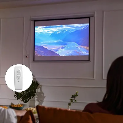 Immagine prodotto di Schermo di proiezione motorizzato da 84 pollici - schermo per cinema | Colore: bianco