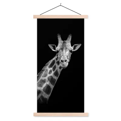 Produktbild von MuchoWow® Textilposter Giraffe - Wildtiere - Schwarz - Weiß - Porträt 60x120 cm mit holzfarbenen Rahmen - Holz
