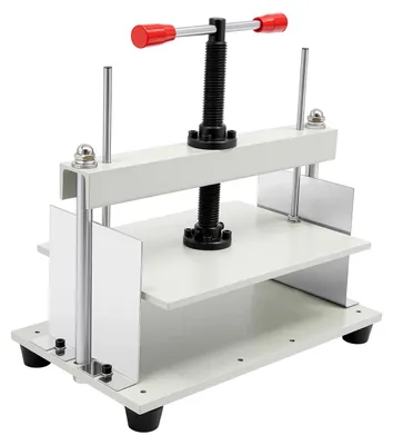 Immagine prodotto di Pressa manuale per carta A4 – pressa per rilegatori – capacità di pressatura: 1,5 tonnellate – adatta per formati A4 e inferiori – dimensioni: 21,5 x 36,5 x 33 cm – colore: bianco