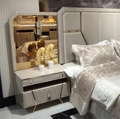 Productafbeelding van Nachtkastje met spiegel, beige en goud, slaapkamer, meubels, hout