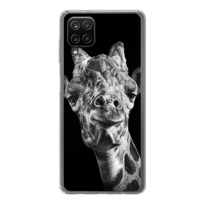 Produktbild von MuchoWow® Handyhülle Schutzhülle Hülle für Samsung Galaxy A12 Giraffe vor schwarzem Hintergrund in schwarz und weiß Silikon Softcase Handy Hülle - Bild