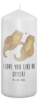 Produktbild von Mr. & Mrs. Panda Kerze Otter Hände halten 19 x 8 cm - Weiß - Geschenk, Erinnerungslicht, Händchen, Stumpenkerze, Blockkerze, Paar, glücklich, Erinnerungskerze, Seeotter